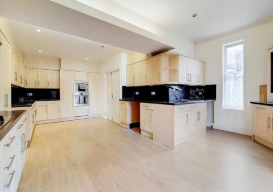 59a Chislehurst Road, BR7 5NP